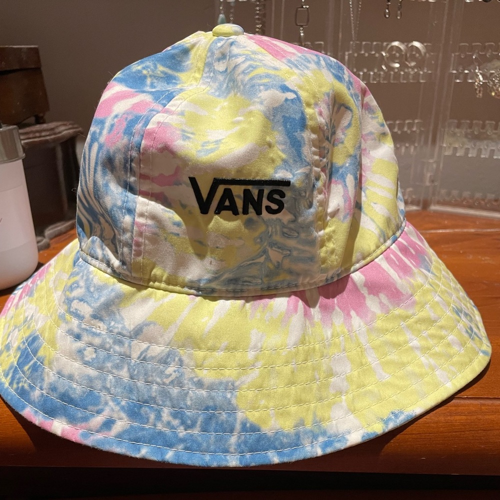 Bucket Hat